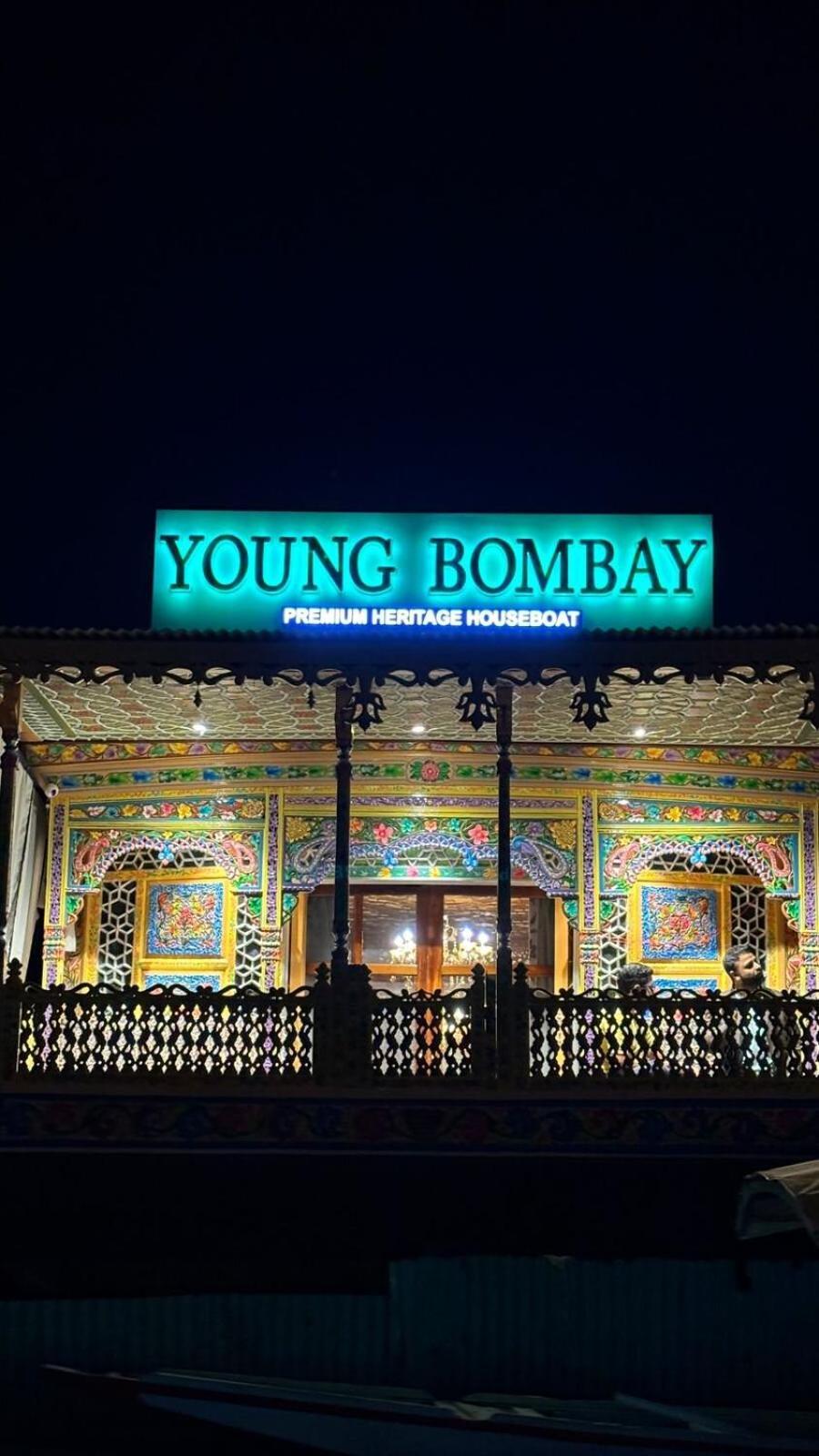Young Bombay Premium Heritage Houseboat Srīnagar 外观 照片
