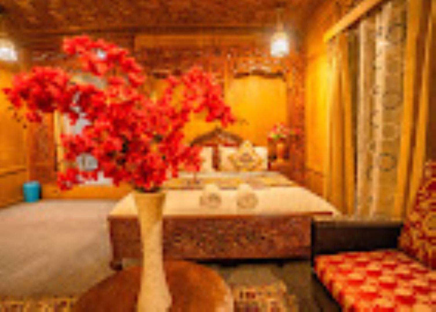 Young Bombay Premium Heritage Houseboat Srīnagar 外观 照片